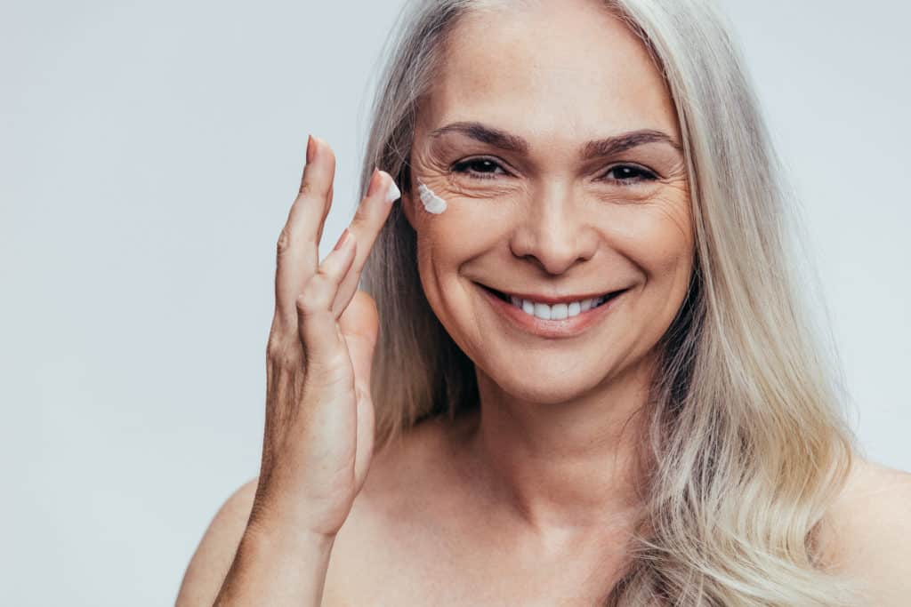 Hyaluronic acid vitamin A in anti-aging moisturizers regenerate skin cells