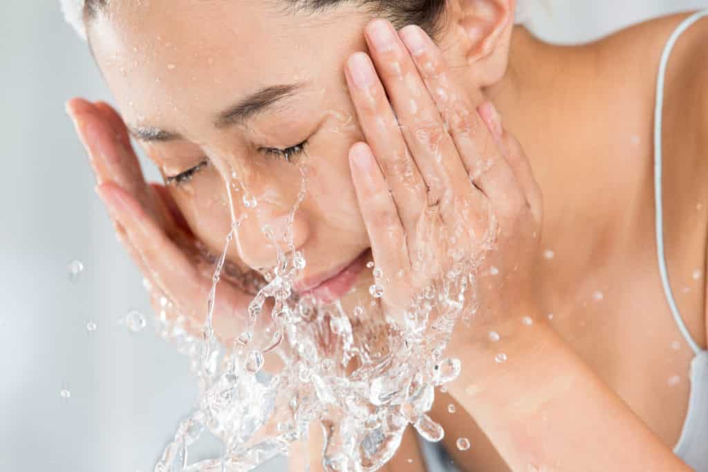 washing-face-keeps-skin-clean-and-allows-anti-aging-products-to-absorb