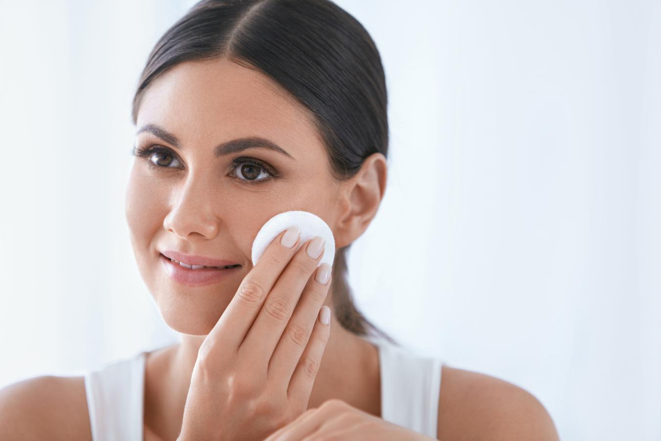 You can still use a facial toner and moisturizer even if you have sensitive skin