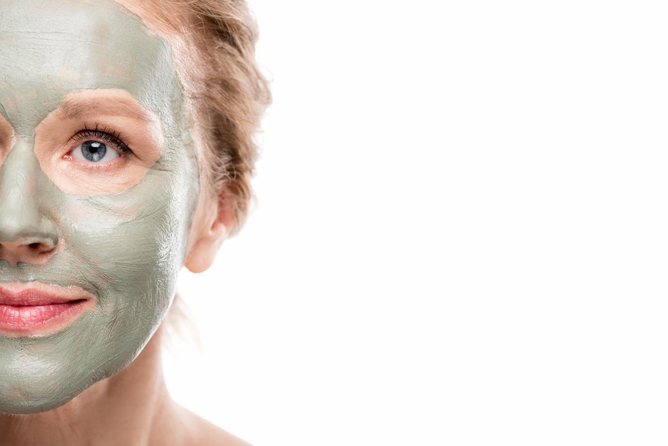 Exfoliators smooths wrinkles and leads to brighter skin