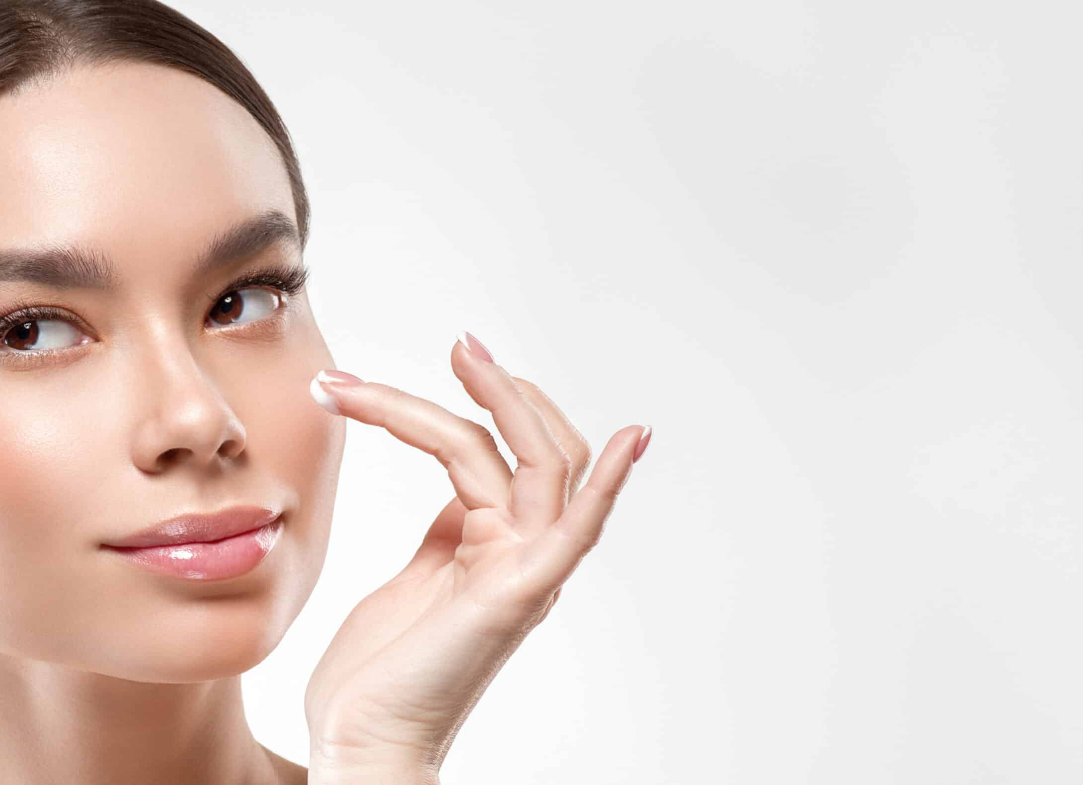 How to Use Eye Gel  Viviane Woodard Skincare