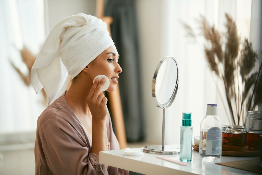 10 Tips To Keep Your Skin Hydrated Viviane Woodard Skincare