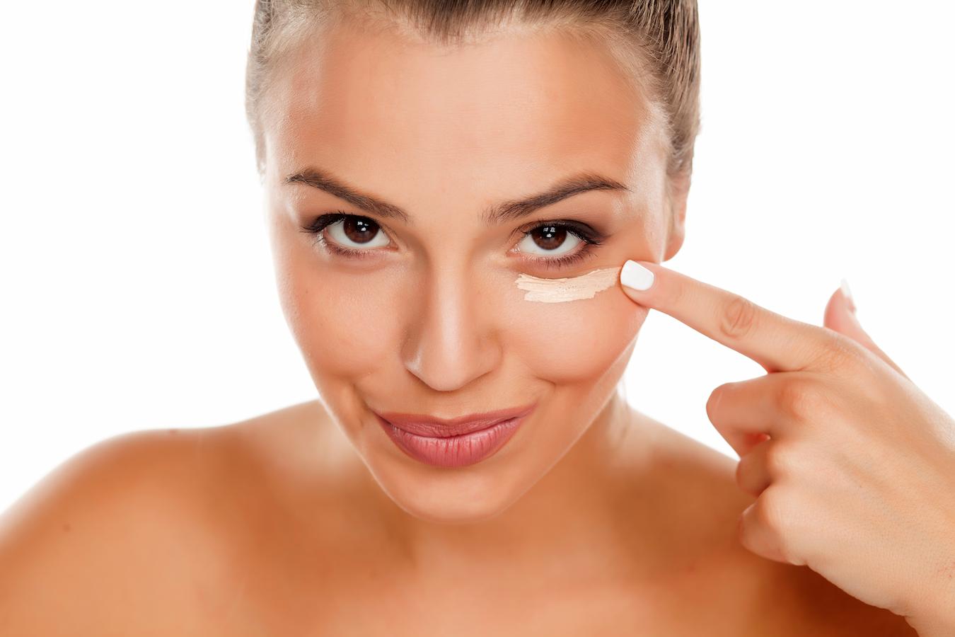 Want a magic eraser for your face then go through this list of concealers for mature skin and find the perfect fit for you