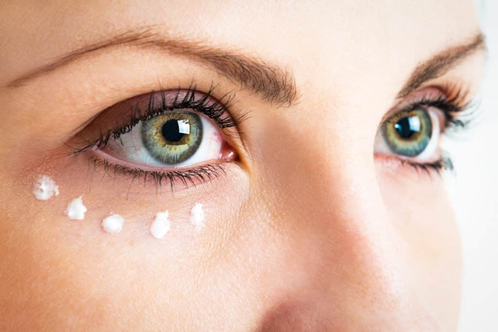 depuffing the eye area with eye creams