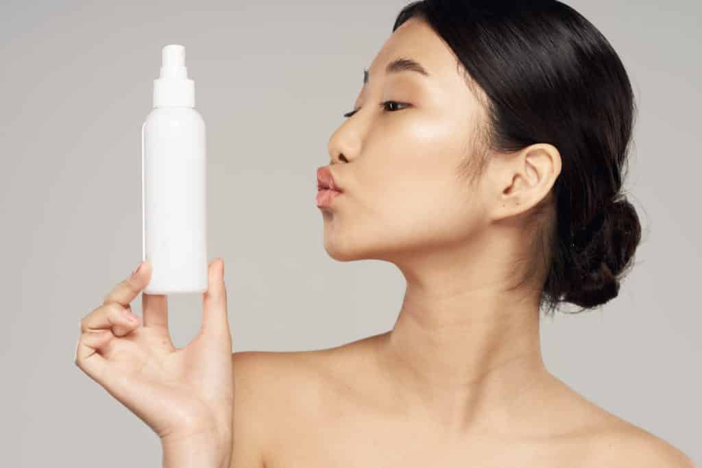 Moisturizing sprays refresh moisturize and soothe skin